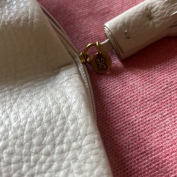 NWOT HOBO slouchy purse putty color - Picture 9 of 9